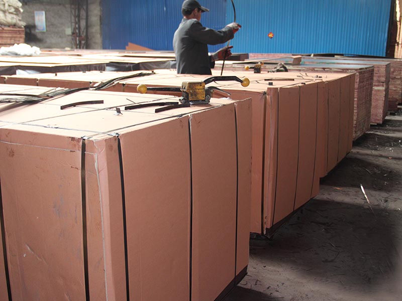 Black/brown film faced plywood