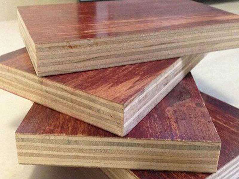 Hardwood plywood for construction